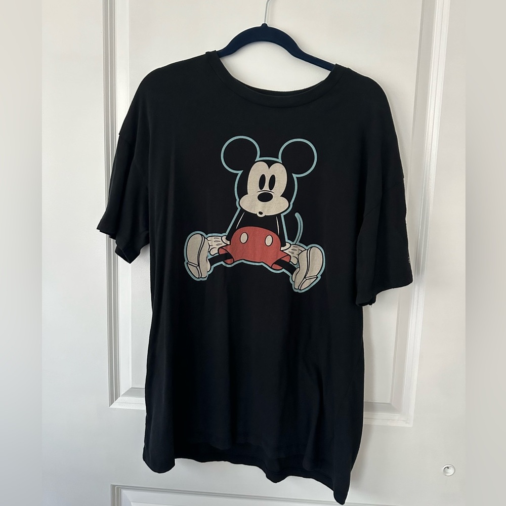 American Eagle x Disney Graphic T-Shirt - Size Medium